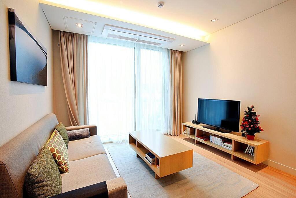 Coveted Palms Village Pension เมืองเชจู ภายนอก รูปภาพ