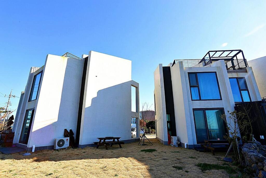 Coveted Palms Village Pension เมืองเชจู ภายนอก รูปภาพ