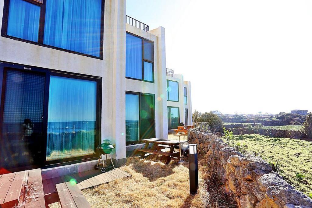 Coveted Palms Village Pension เมืองเชจู ภายนอก รูปภาพ