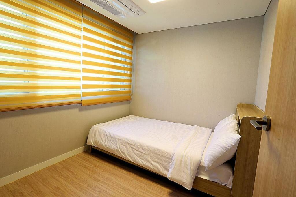 Coveted Palms Village Pension เมืองเชจู ภายนอก รูปภาพ